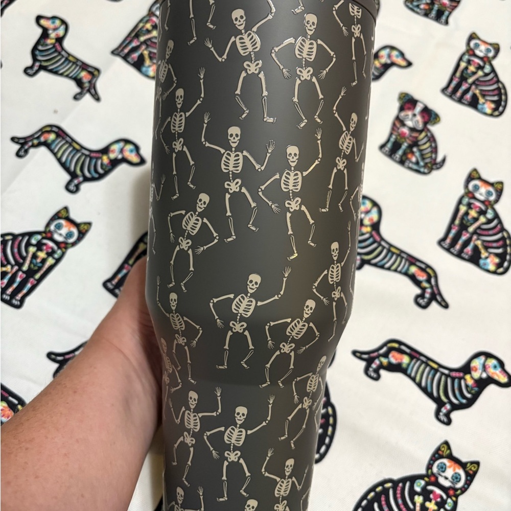 HydroJug Dead Serious 40oz Traveler Tumbler- Glows in the Dark - Picture 5 of 7